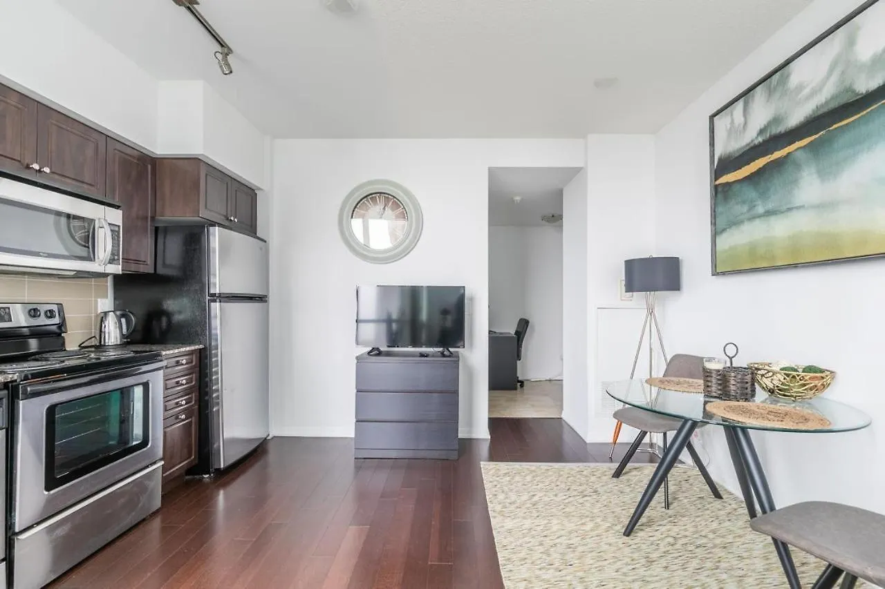 Stunning Lake View Top Floor Studio Apartment Toronto