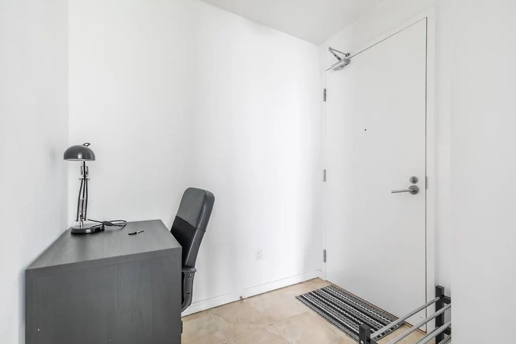 Stunning Lake View Top Floor Studio Apartment Toronto