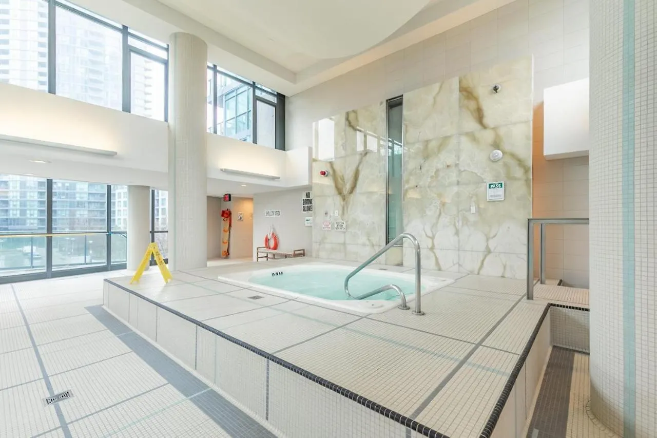 Stunning Lake View Top Floor Studio Apartment Toronto Canada