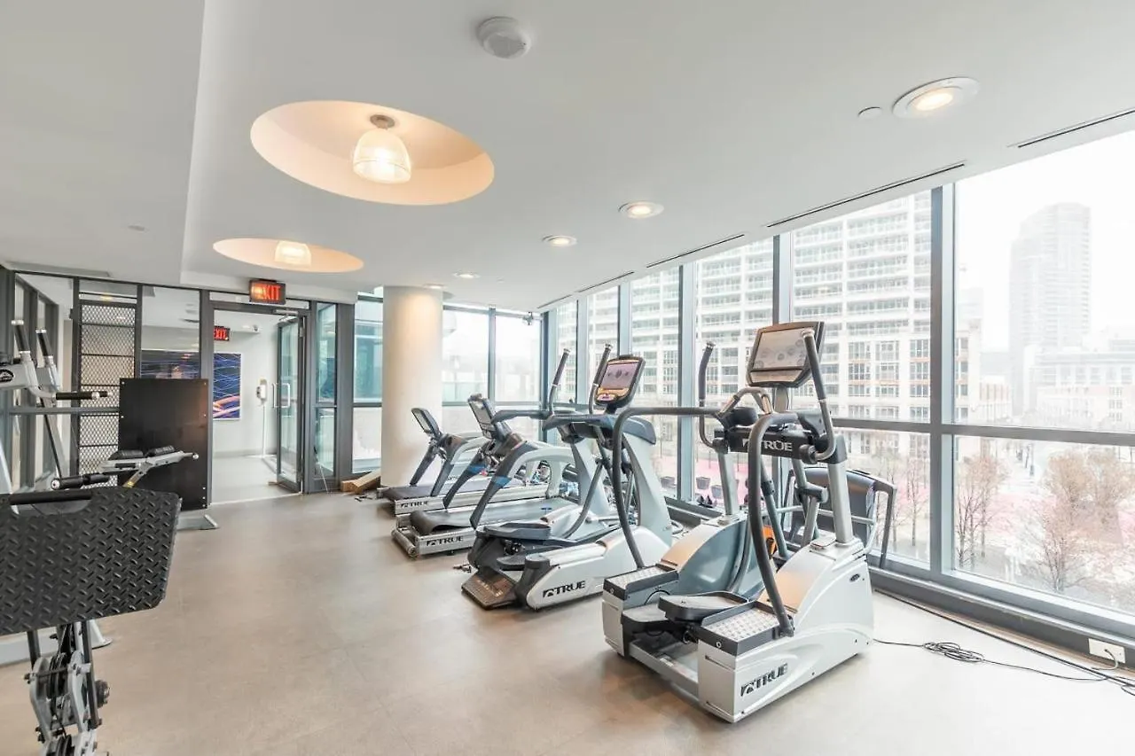 Stunning Lake View Top Floor Studio Apartment Toronto Canada
