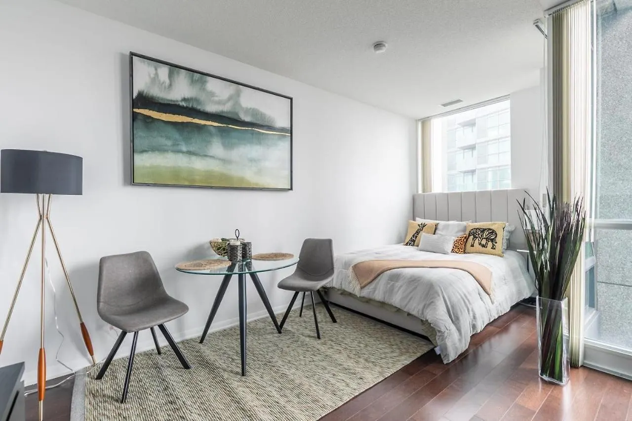 Stunning Lake View Top Floor Studio Apartment Toronto 0*,